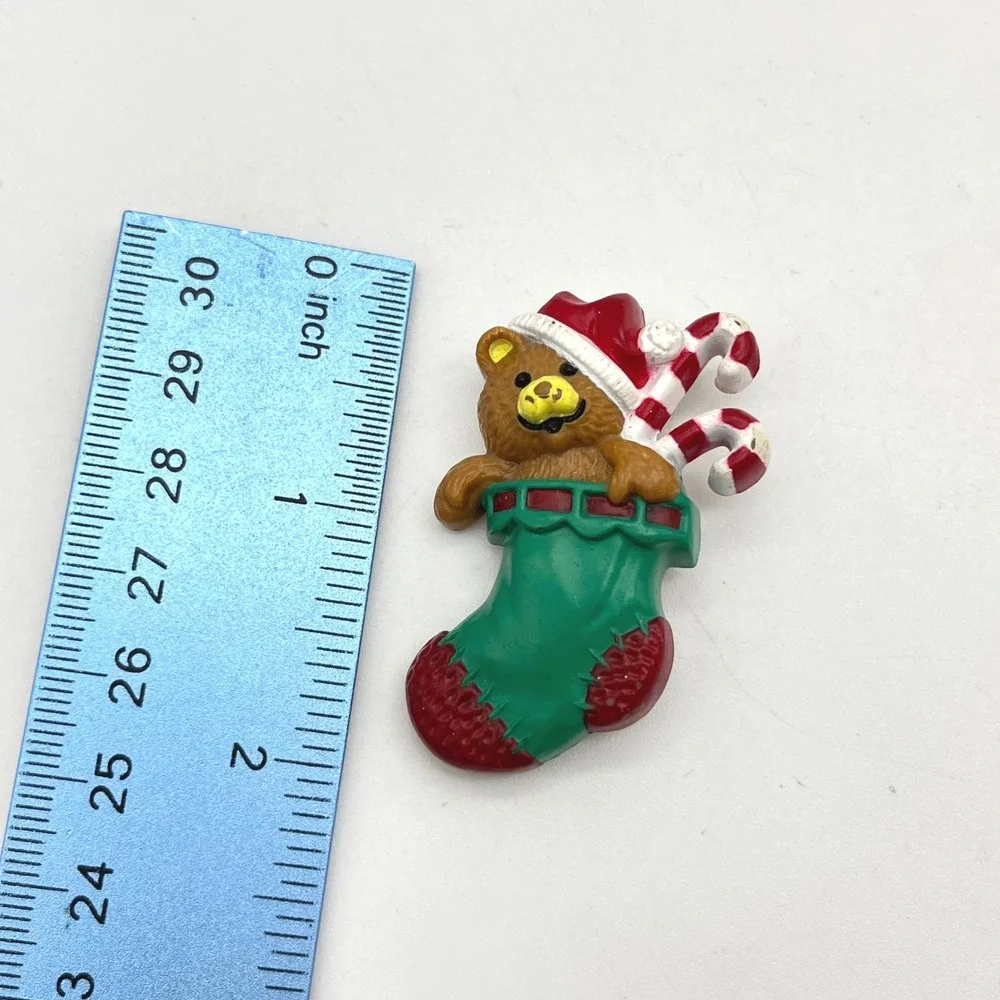 Vintage‎ 1985 Hallmark Christmas Teddy Bear in Stocking Pin Brooch Holiday